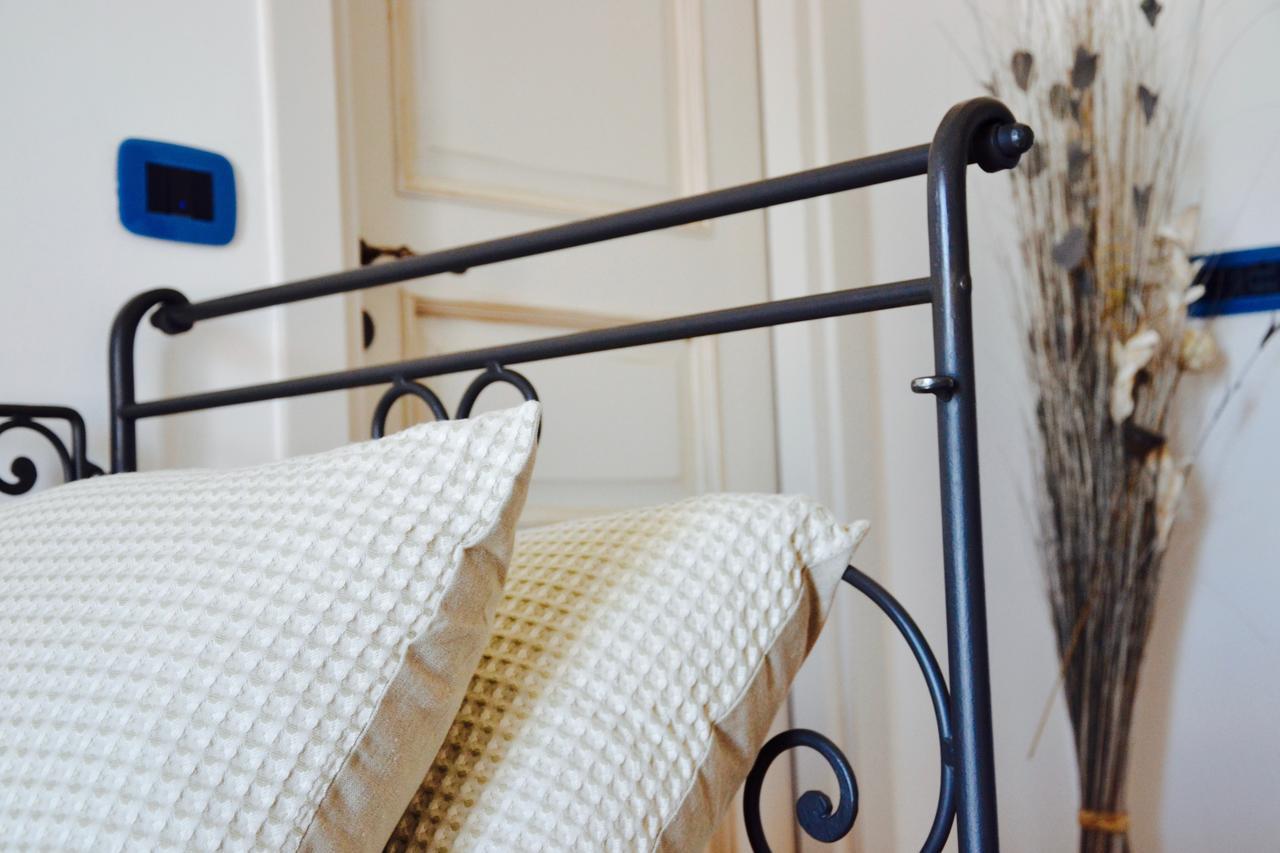 ガエータ Il Bottone Al Duomo Bed & Breakfast エクステリア 写真